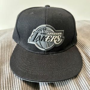 Ultra Game - LA Lakers SnapBack